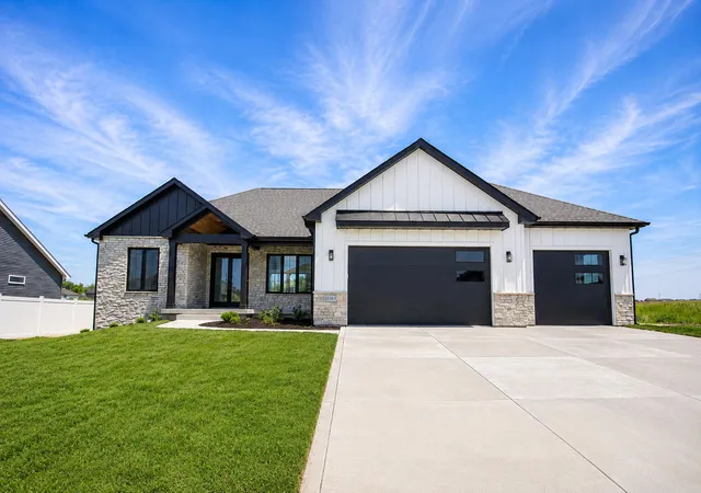Photo 2 of Single family home for sale at 10161 Springlake Rd, Cedar Lake, IN 46303 | MLS# 840250 | Listing updated on 2026-10-07