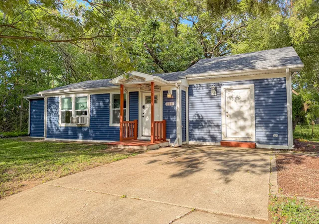 1st image of 101 Van Buren Ave, Hobart, IN 46342 | MLS# 840148