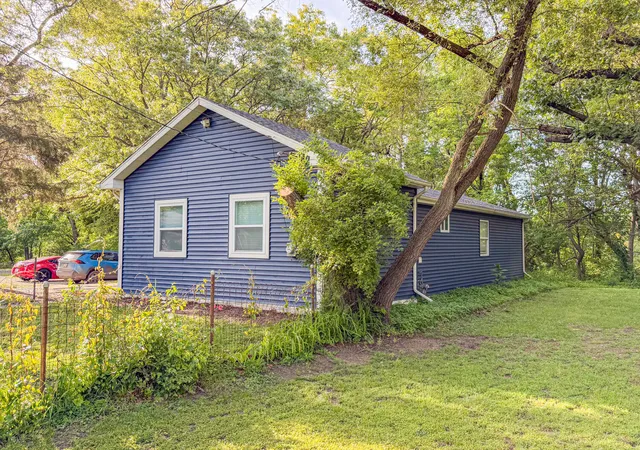 5th image of 101 Van Buren Ave, Hobart, IN 46342 | MLS# 840148