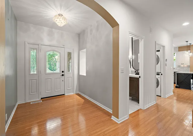 4th image of 246 White Thorne Ln, Valparaiso, IN 46383 | MLS# 840216