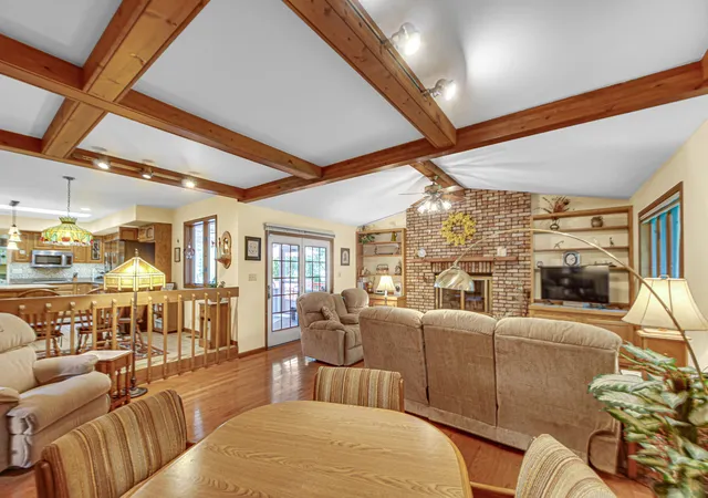 5th image of 180 Primrose Cir, Chesterton, IN 46304 | MLS# 841888