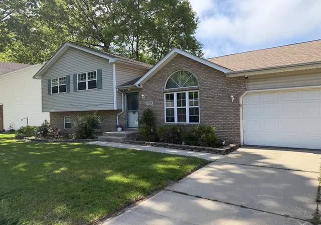 2nd image of 1622 Port Cove Dr, Chesterton, IN 46304 | MLS# 840225
