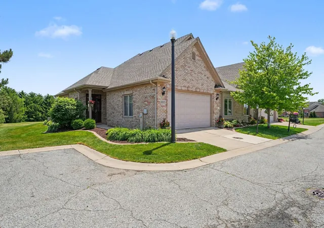 Homes for sale in Crown Point, IN | 10115 Texas Ln, Crown Point, IN 46307 | MLS# 840183