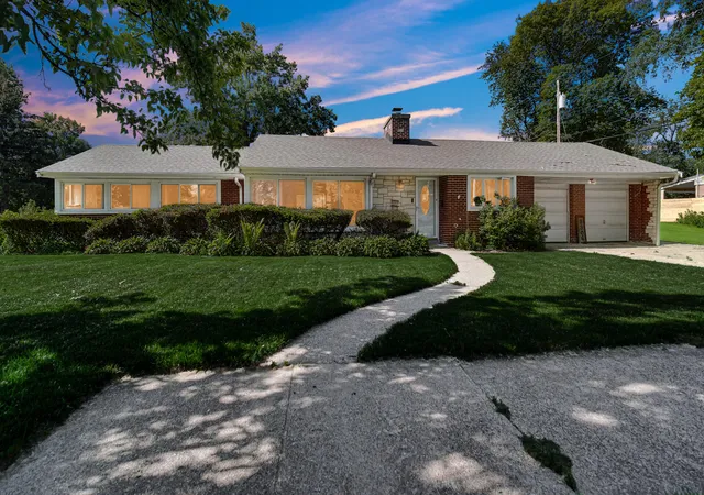 18th image of 8306 Crestwood Ave, Munster, IN 46321 | MLS# 840202