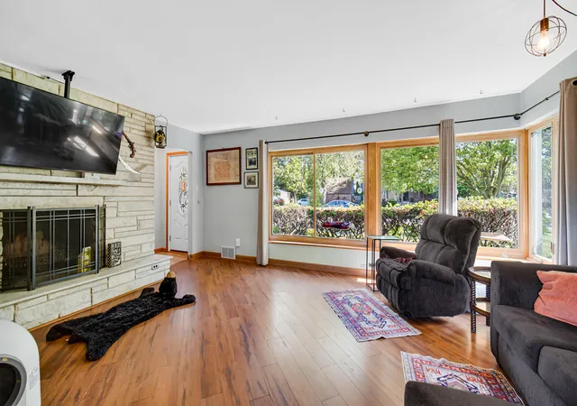 5th image of 8306 Crestwood Ave, Munster, IN 46321 | MLS# 840202