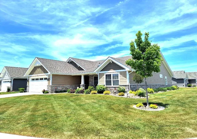 Homes for sale in Saint John, IN | 8588 Larkspur Ter, Saint John, IN 46373 | MLS# 840237