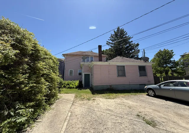 3rd image of 320 E 8Th, Michigan City, IN 46360 | MLS# 840278
