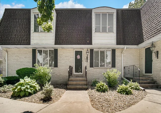 Homes for sale in Schererville, IN | 1437 Elm Ct, Schererville, IN 46375 | MLS# 840281
