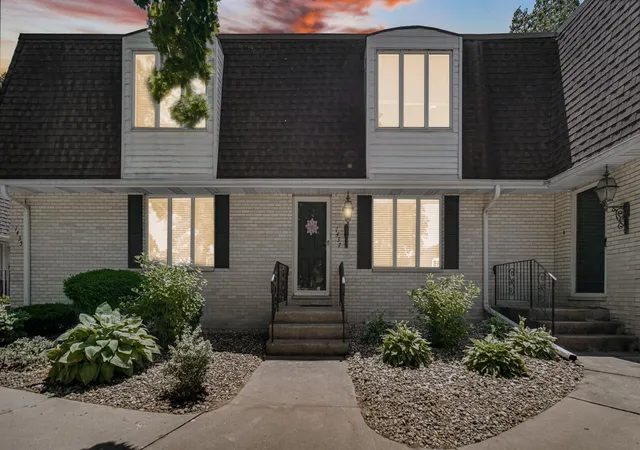 Homes for sale in Schererville, IN | 1437 Elm Ct, Schererville, IN 46375 | MLS# 840281