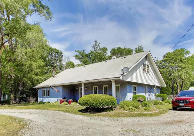1st image of 627 W Us Hwy 30, Valparaiso, IN 46385 | MLS# 840466