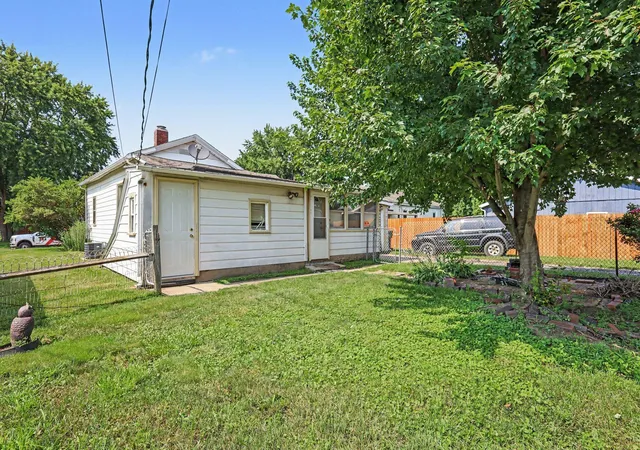 Photo 3 of Single family home for sale at 306 Oberreich St, La Porte, IN 46350 | MLS# 840370 | Listing updated on 2026-09-03