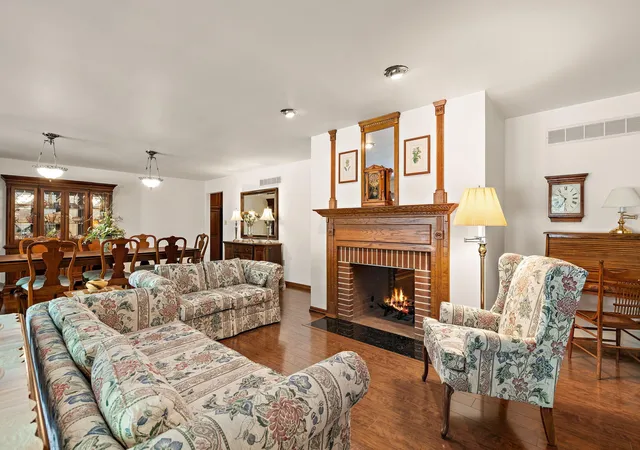 4th image of 130 Woodland Hickory Ct, Valparaiso, IN 46385 | MLS# 840406
