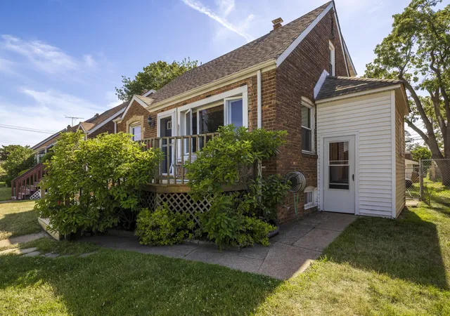 2nd image of 6828 Schneider Ave, Hammond, IN 46323 | MLS# 840456