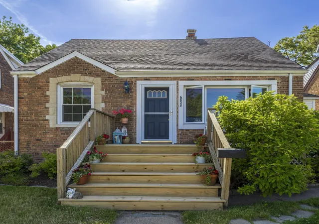 1st image of 6828 Schneider Ave, Hammond, IN 46323 | MLS# 840456