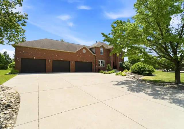 Photo 4 of Single family home for sale at 4941 E 107th Court, Crown Point, IN 46307 | MLS# 840372 | Listing updated on 2026-10-07