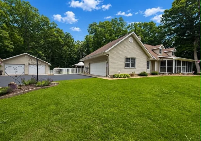 1st image of 490 W 75 S, Valparaiso, IN 46385 | MLS# 840322