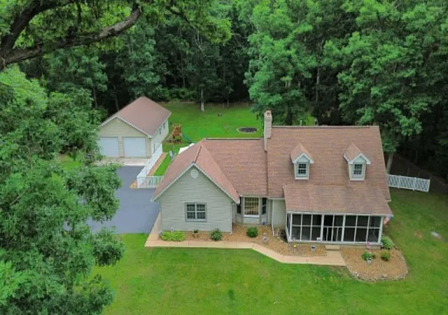 2nd image of 490 W 75 S, Valparaiso, IN 46385 | MLS# 840322