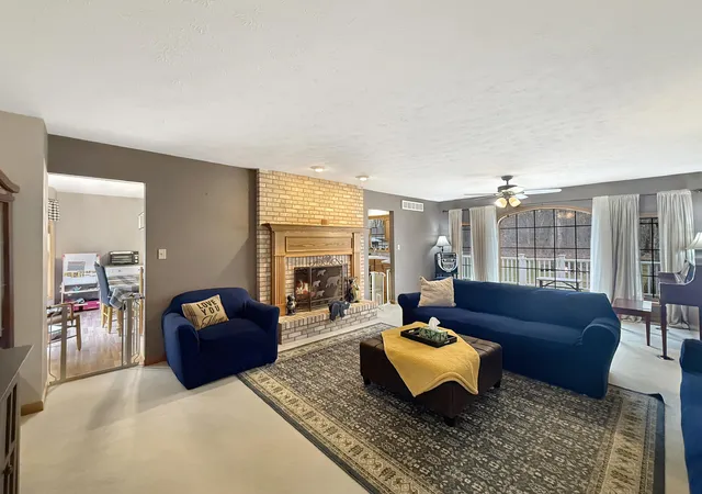 3rd image of 490 W 75 S, Valparaiso, IN 46385 | MLS# 840322
