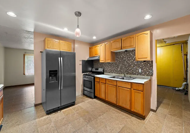 Photo 4 of Single family home for sale at 1021 Hamilton Pl, Gary, IN 46403 | MLS# 840328 | Listing updated on 2026-09-22