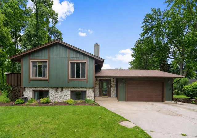 1st image of 2337 Four Seasons Pkwy, Crown Point, IN 46307 | MLS# 841120
