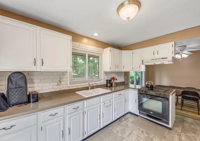 4th image of 2337 Four Seasons Pkwy, Crown Point, IN 46307 | MLS# 841120