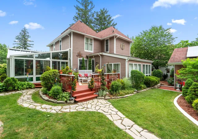 4th image of 702 Indiana Ave, Valparaiso, IN 46383 | MLS# 840515