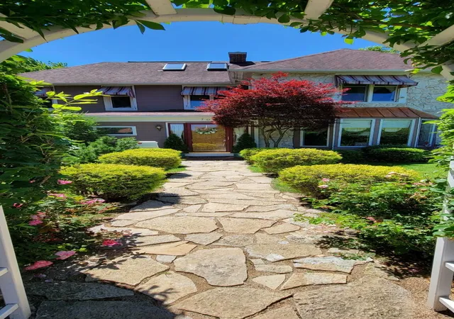 3rd image of 702 Indiana Ave, Valparaiso, IN 46383 | MLS# 840515