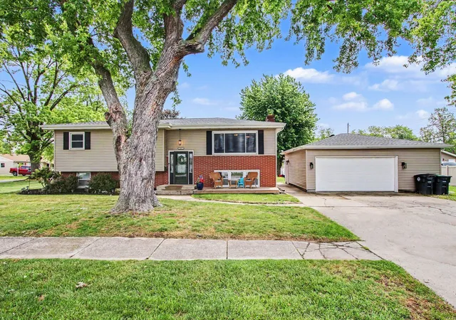 1st image of 1033 S Decatur St, Hobart, IN 46342 | MLS# 840355