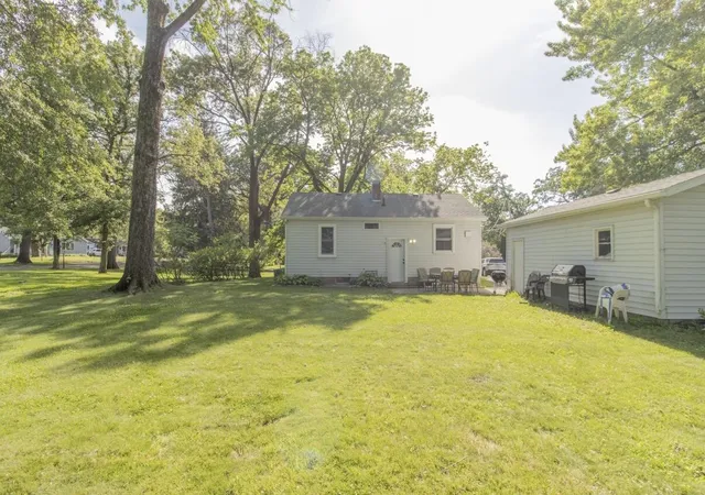 17th image of 211 Woodland Dr, Lowell, IN 46356 | MLS# 840402