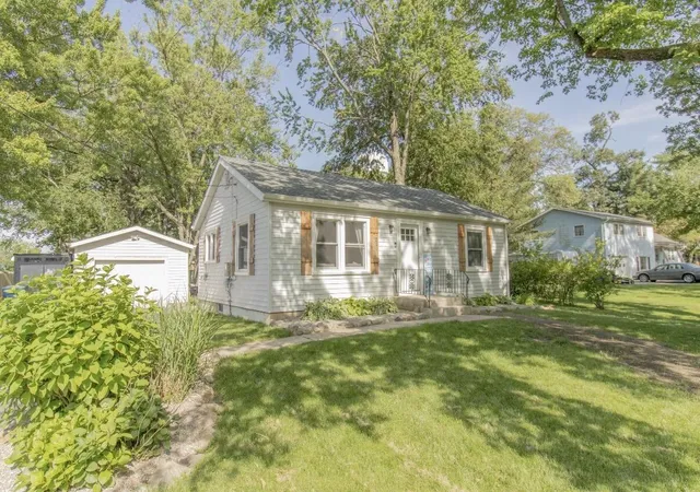 1st image of 211 Woodland Dr, Lowell, IN 46356 | MLS# 840402