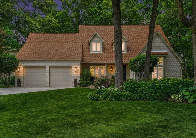 1st image of 185 Amhurst Pl, Valparaiso, IN 46385 | MLS# 840363