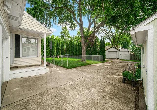 2nd image of 847 Garfield St, Hobart, IN 46342 | MLS# 840575