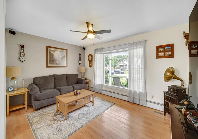4th image of 847 Garfield St, Hobart, IN 46342 | MLS# 840575
