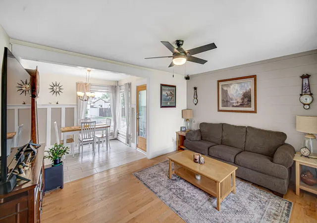 5th image of 847 Garfield St, Hobart, IN 46342 | MLS# 840575
