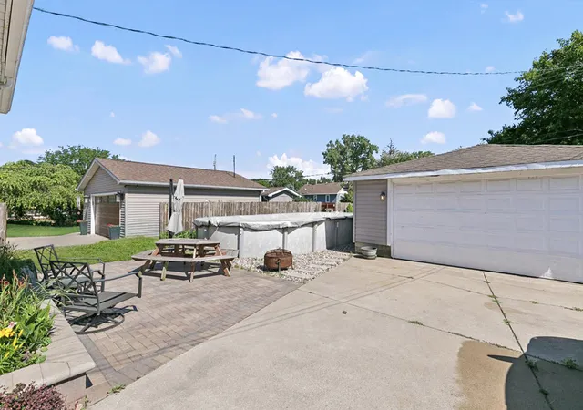 Homes for sale in Highland, IN | 3911 Jewett Ave, Highland, IN 46322 | MLS# 840588