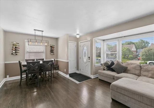 3rd image of 3911 Jewett Ave, Highland, IN 46322 | MLS# 840588
