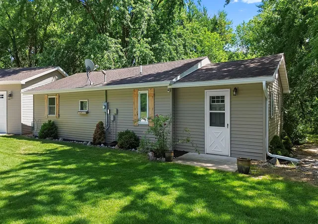 Homes for sale in Wheatfield, IN | 171 E State Road 10, Wheatfield, IN 46392 | MLS# 840718