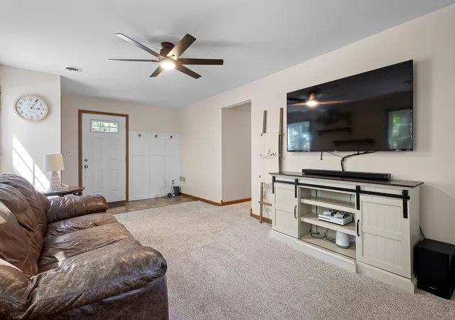 Homes for sale in Wheatfield, IN | 171 E State Road 10, Wheatfield, IN 46392 | MLS# 840718