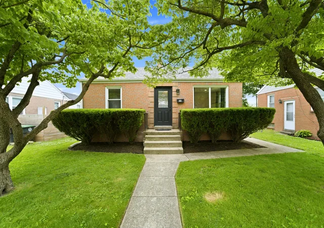1st image of 340 N California St, Hobart, IN 46342 | MLS# 840442