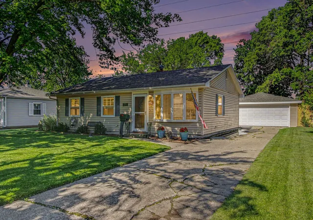 4th image of 8016 Gordon Pl, Highland, IN 46322 | MLS# 840768