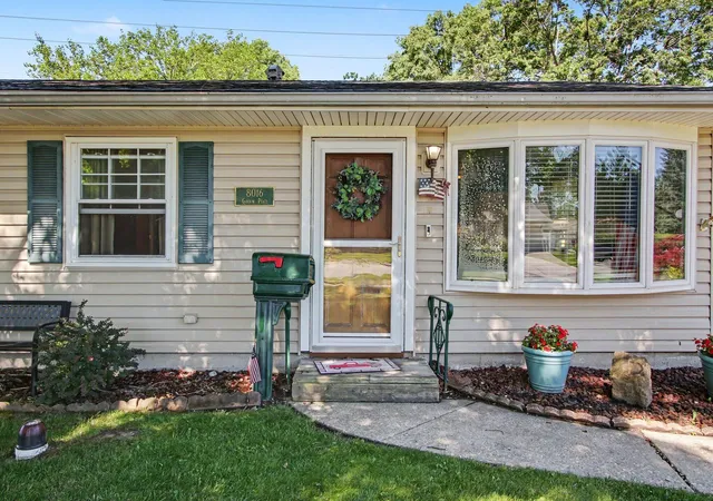 5th image of 8016 Gordon Pl, Highland, IN 46322 | MLS# 840768