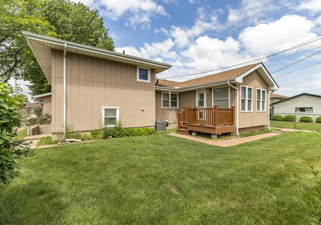 4th image of 9205 Idlewild Dr, Highland, IN 46322 | MLS# 840482