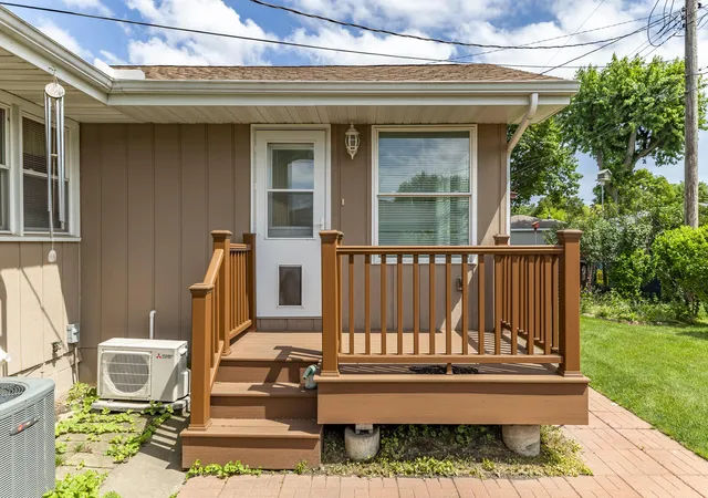 5th image of 9205 Idlewild Dr, Highland, IN 46322 | MLS# 840482