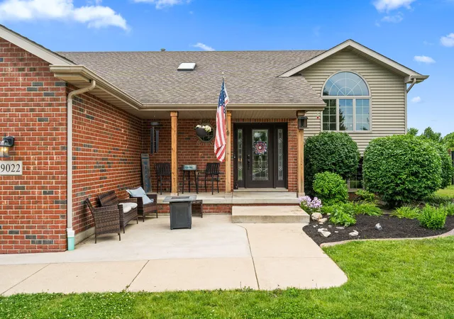 Homes for sale in Saint John, IN | 9022 Mallard Ln, Saint John, IN 46373 | MLS# 840474