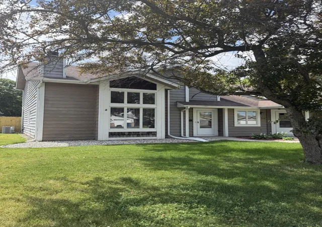 2nd image of 213 Clinton St, Lowell, IN 46356 | MLS# 840546