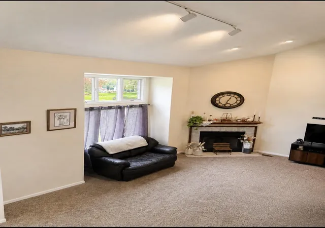 3rd image of 213 Clinton St, Lowell, IN 46356 | MLS# 840546
