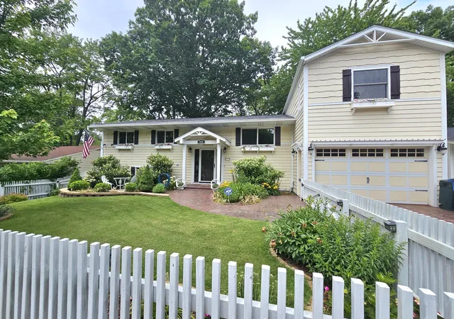 2nd image of 506 Washington Park Blvd, Michigan City, IN 46360 | MLS# 840661