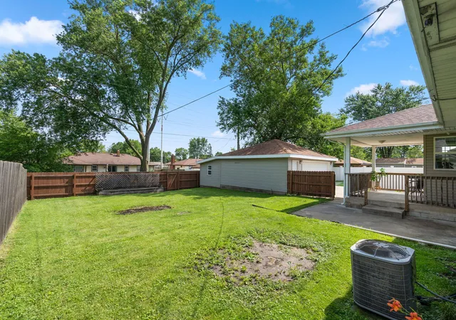 Homes for sale in Highland, IN | 3011 Franklin Ave, Highland, IN 46322 | MLS# 840730
