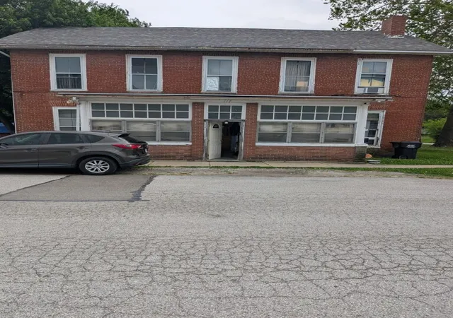 1st image of 117 S Virginia St, Rockville, IN 47872 | MLS# 840695