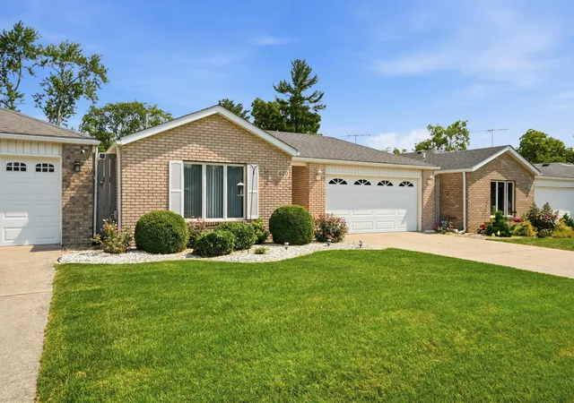 23rd image of 400 Commanche Dr, Lowell, IN 46356 | MLS# 842299